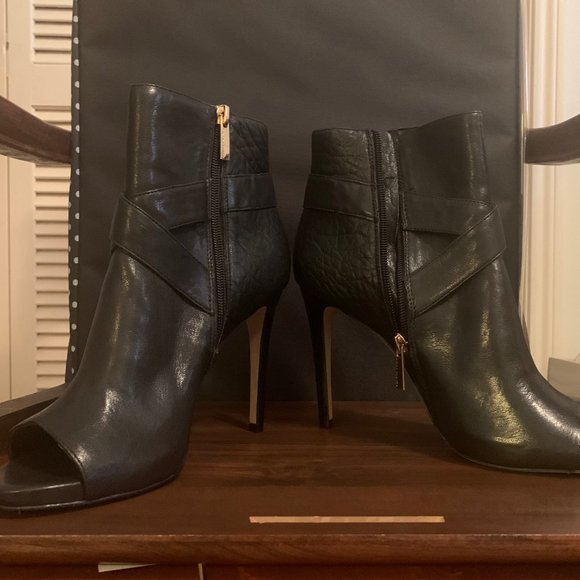 New Vince Camuto - Fruell  Ankle Boots - Picture 3 of 5